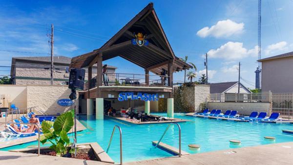 Grand Islander Hotel