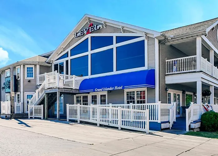 Grand Islander Hotel
